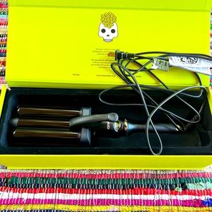 Amika High Tide Waver